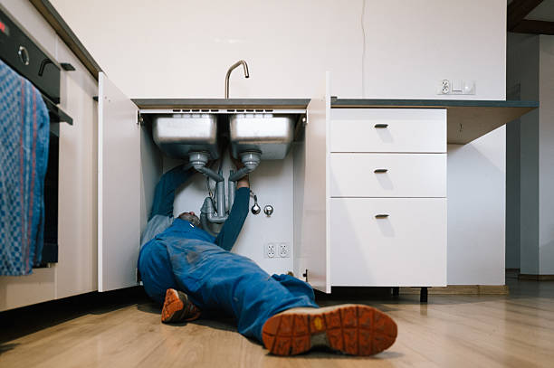 Professional Leak Detection technician working in Corinth, MS